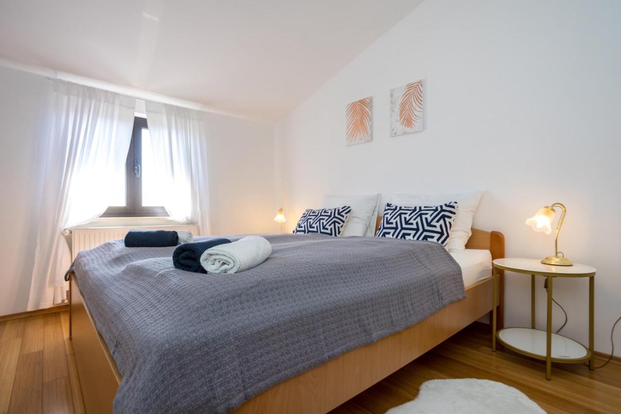 Apartmani Beba Omisalj ภายนอก รูปภาพ