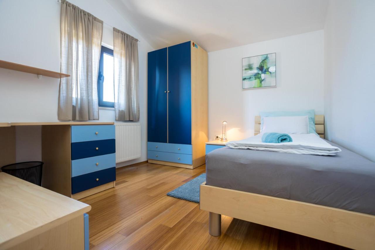 Apartmani Beba Omisalj ภายนอก รูปภาพ