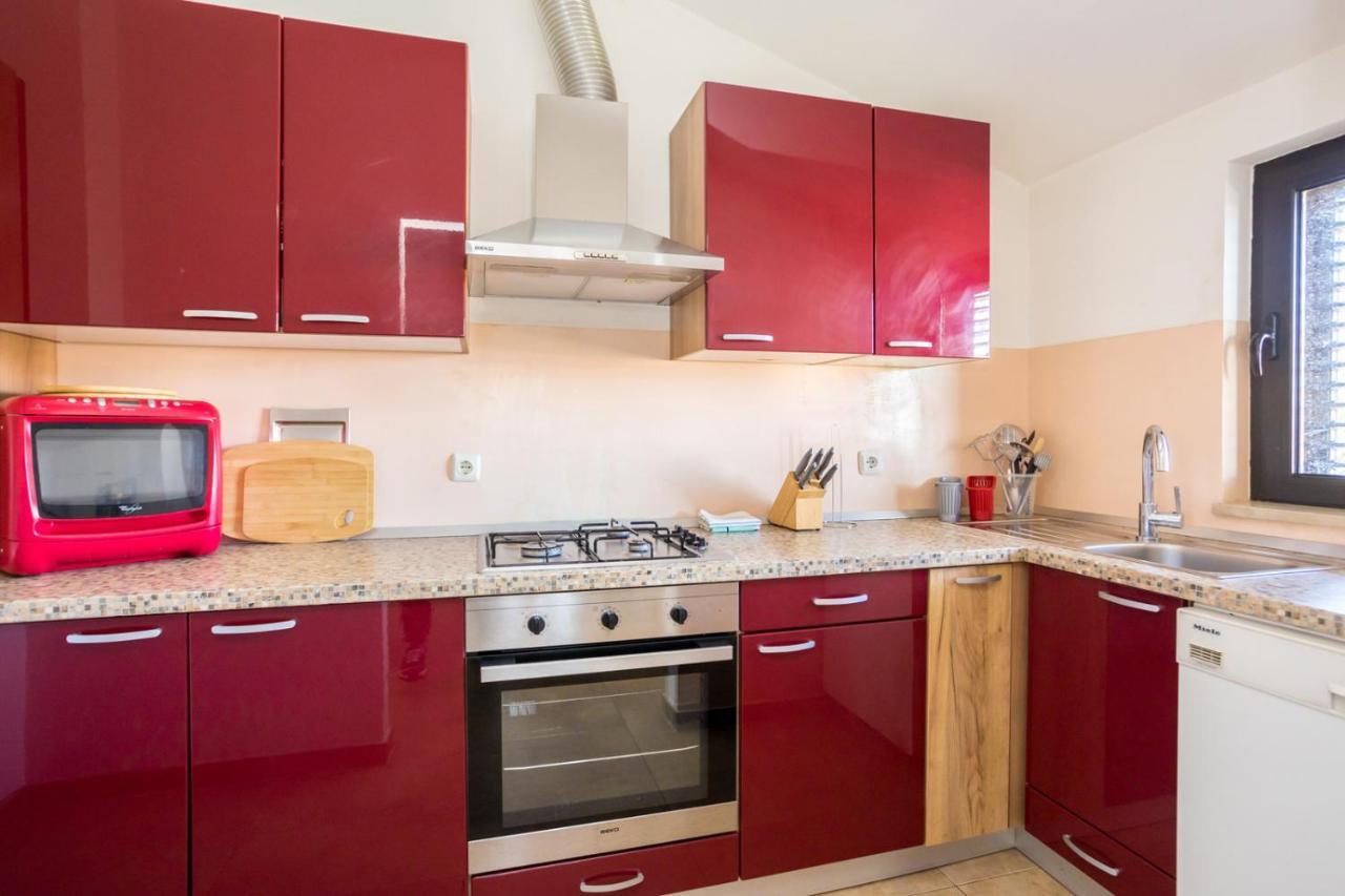 Apartmani Beba Omisalj ภายนอก รูปภาพ